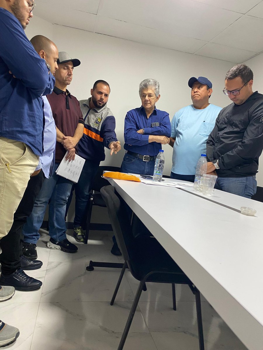 Daniel_Migliory's tweet photo. Grato acompañamiento a la fracción de concejales y legisladores de Acción Democrática en la presentación del Reglamento de la Función Político-Legislativa de la Fracción Parlamentaria Regional y Municipal de nuestro partido . Buscando la excelencia de nuestra dirigencia. https://t.co/Di56D5yJgg