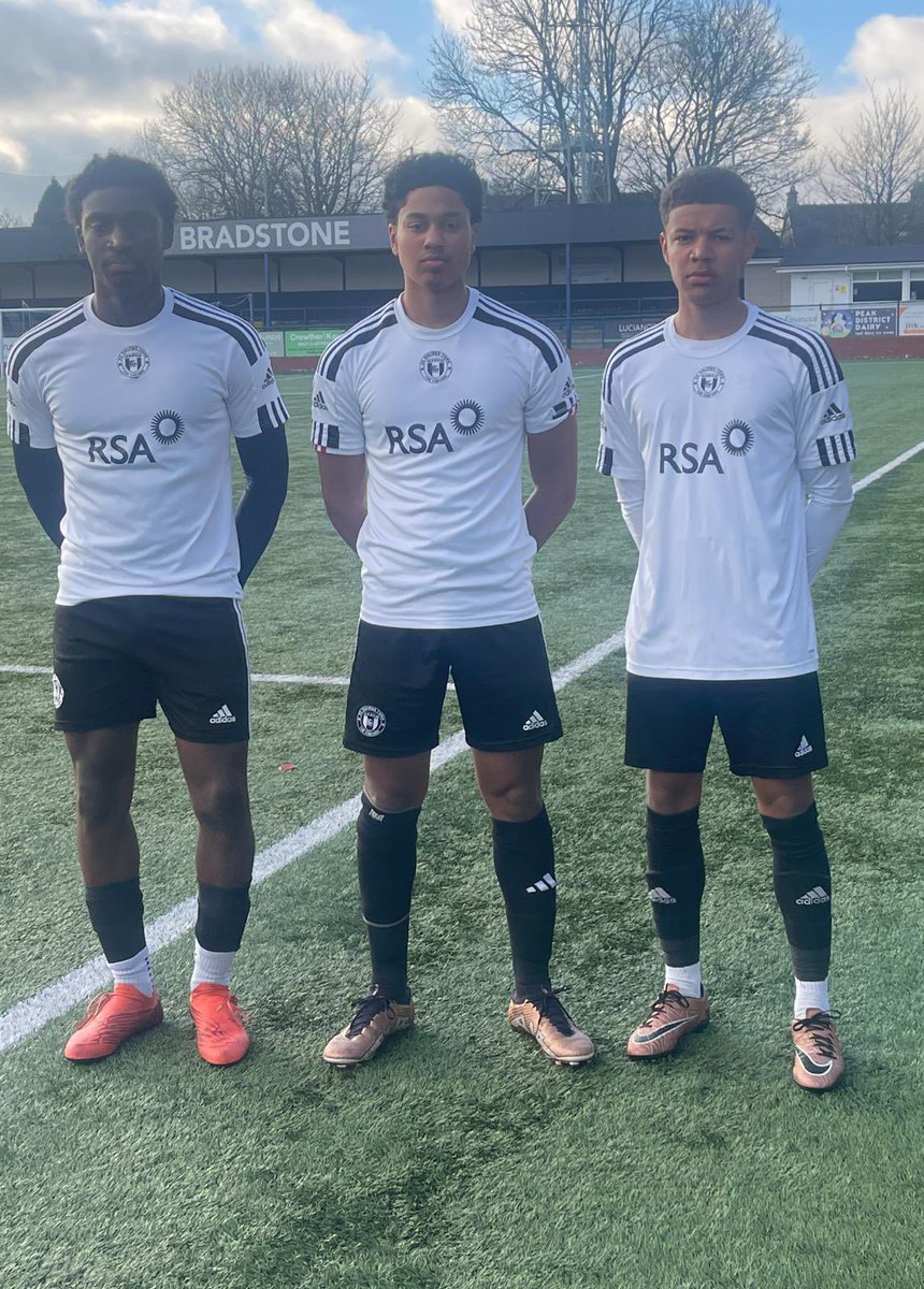 CC_SAcademies's tweet photo. Fantastic News👉 3 of our @CalderdaleCol students stepped up and made their debut for @FCHTAcademy today. This could be you… Call in to chat to our Academy coaches at our Open Evening Thursday 28th November (4pm - 6.30pm) at Calderdale College @InspireSFCentre https://t.co/IL3cBY1sgb