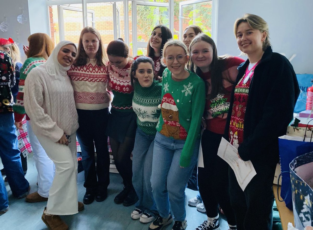 TCD OT (@tcd_ot) on Twitter photo A lovely community of 3rd year occupational therapy students and a lovely close to an engaging module lead by <a href="/ClodaghNolan1/">Dr. Clodagh Nolan</a> and @eilish_king1
#FutureOTs A lovely community of 3rd year occupational therapy students and a lovely close to an engaging module lead by <a href="/ClodaghNolan1/">Dr. Clodagh Nolan</a> and @eilish_king1
#FutureOTs