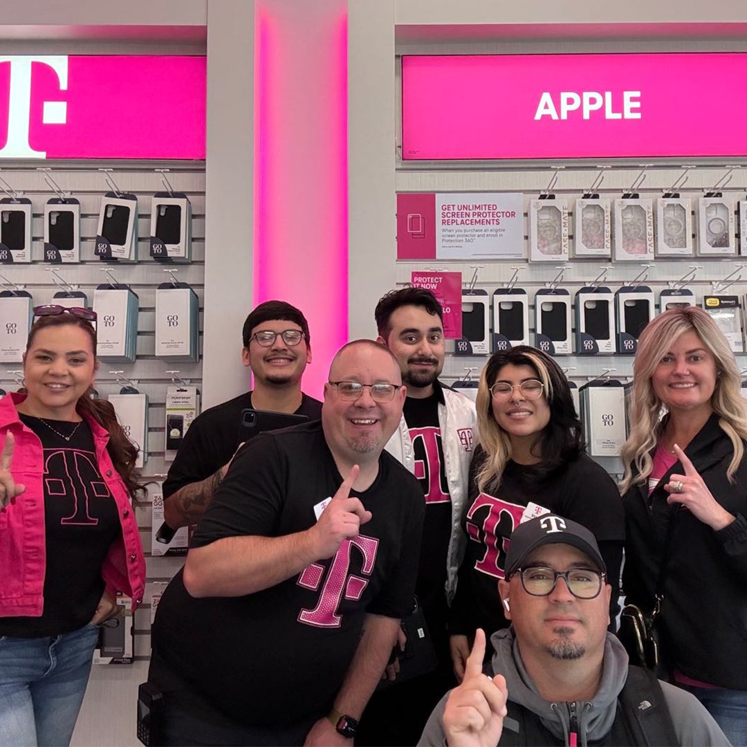 CSource_Tweets's tweet photo. Our team members in Tucson, AZ are constantly improving their product knowledge and communication skills to provide the BEST customer experience! 🏪 Stop by the store at 1060 S Harrison Rd in Tucson, AZ for 5-Star #CustomerService
#TMobile #ProductKnowledge #Tucson https://t.co/4RhGxdI5Bo