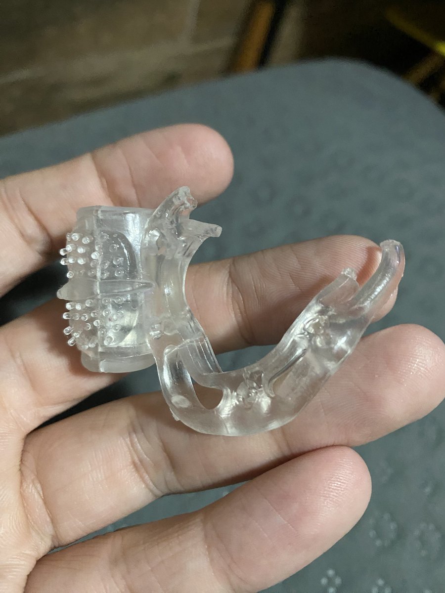 GustavoRomanie1's tweet image. Meu anel peniano vibrador estourou 😭 #badvibes