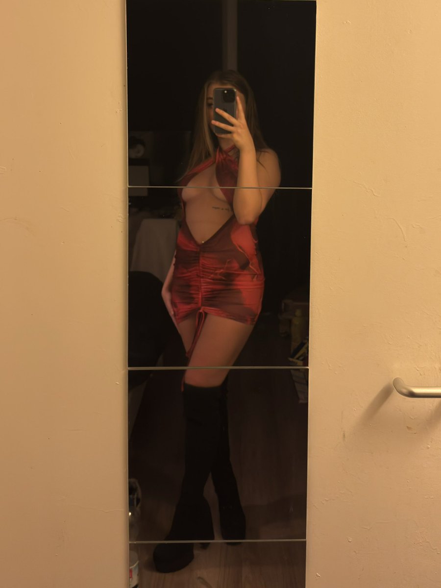 22:10 Uhr mache ich ein Space mit <a href="/Herrin2Alexa/">Alexa.Herrin👑</a>, kommt alle vorbei!!🧎🏼‍♂️‍➡️🐶