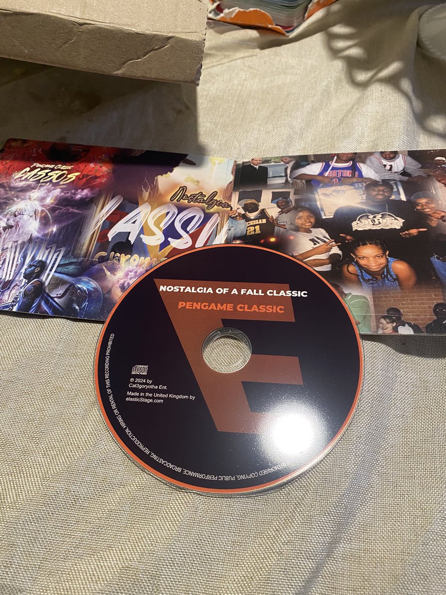 pengameclassic's tweet photo. Straight from the United Kingdom @elasticStage 🙏🏾 great work! My new album #Nostalgia of A Fall Classic unboxing can be found https://t.co/K8KnWh6Vxu https://t.co/KvrRafsE0l