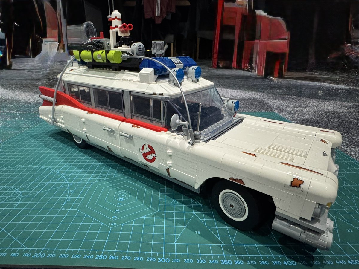 ScoreboardStu's tweet photo. Love the #Lego cars of the big/small screen. https://t.co/aSpI3p81e8