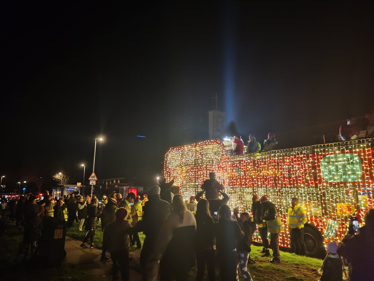 Thank you for joining the festive fun Saltdean! 🎅 Did you come out and give the Santa Bus a wave tonight? Tag us in your photos and videos with #SantaBus and donate to our 12 chosen charities here: gofund.me/9e99aa13