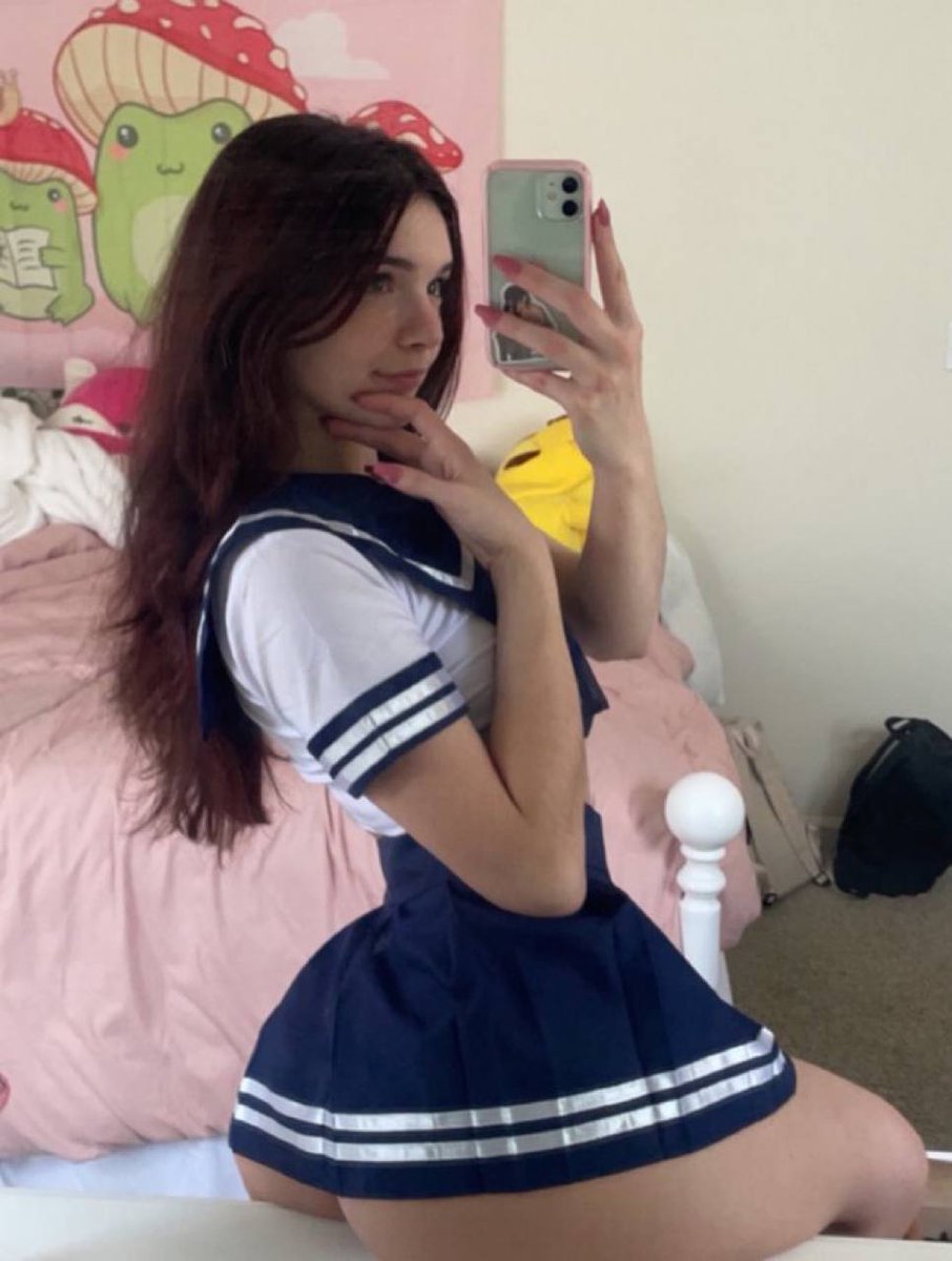 rt and say 'hi' for free nudies https://t.co/dTHqx4qE8w