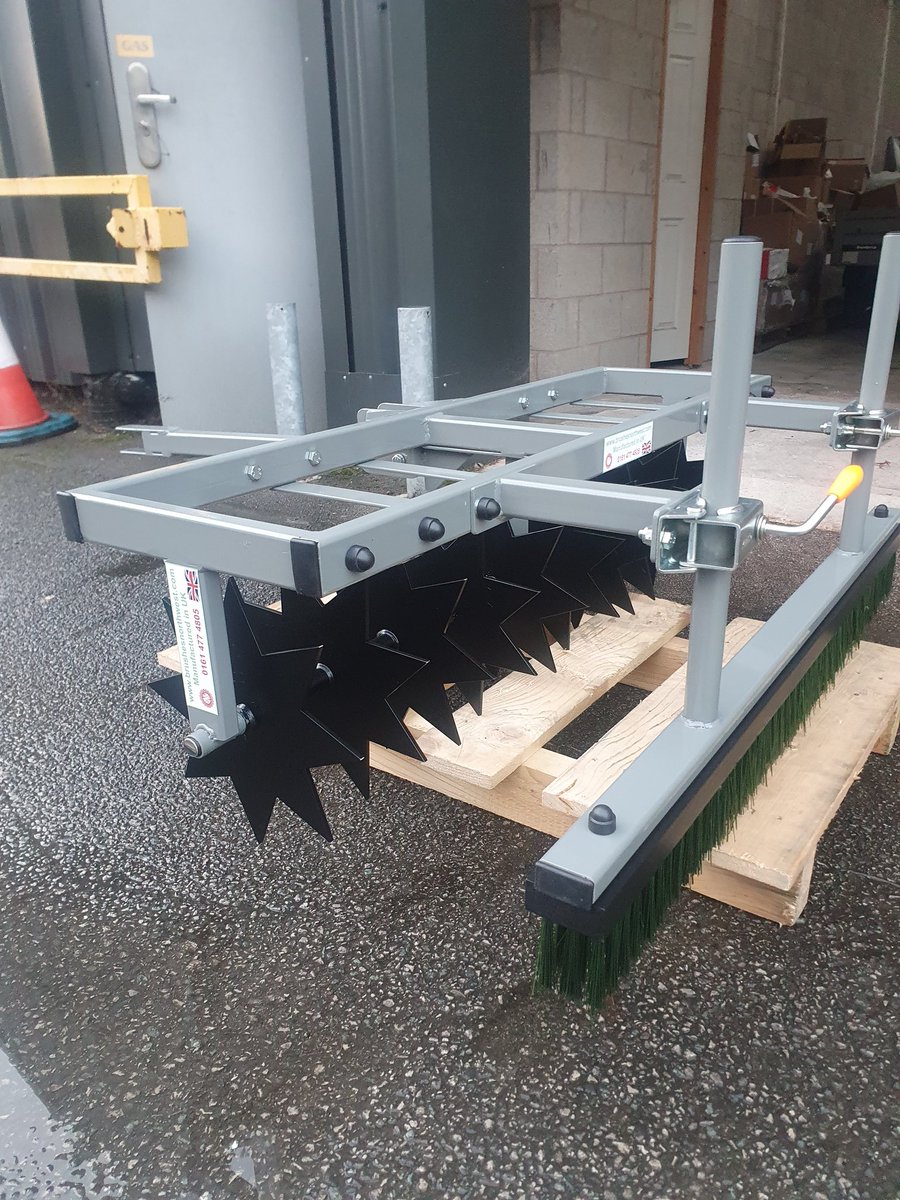 BrushesNwltd's tweet photo. A good solid towable spiker with brush attachment.
1.2mtr wide
Thick offset spikes , this unit won't be wearing out anytime soon. #Wellbuilt #heavyduty
Get some surface aeration going and a brush up.
The grass loves it π±π±π https://t.co/a1DOKx83YU