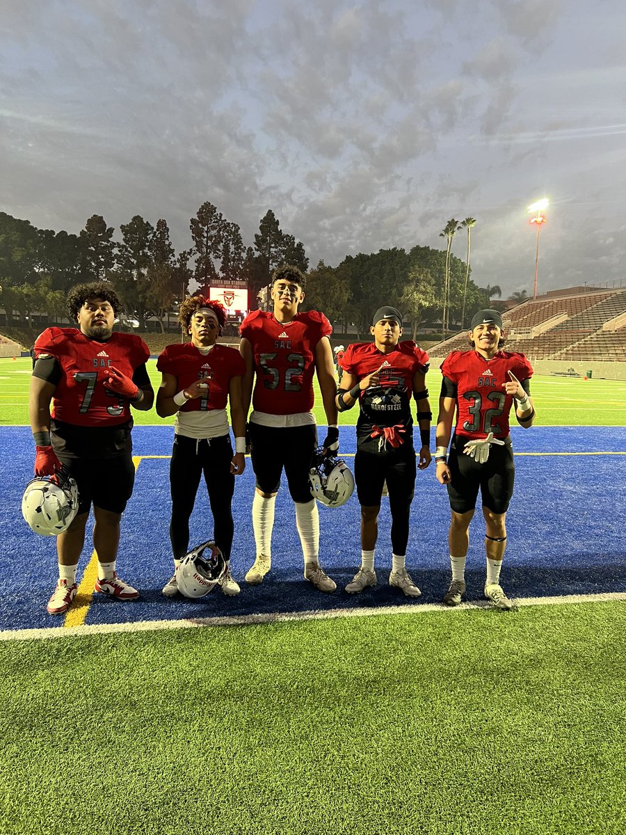 These Former La Habra Highlanders help lead us to being this years 2024 Western States Bowl Champion! 

❤️🖤🏆

<a href="/LaHabraFootball/">La Habra Football</a>