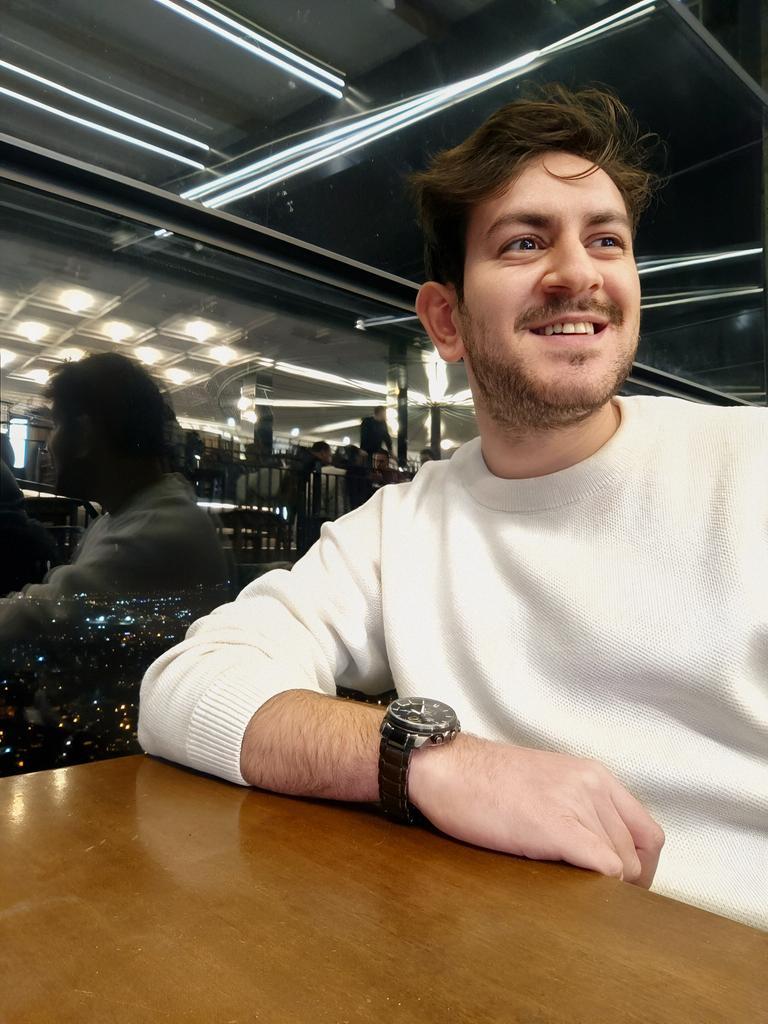 "Senden istenen cebinde bir mushafın bulunması değil, ahlâkında bir âyetin okunmasıdır."

- İMAM ŞA'RAVİ-