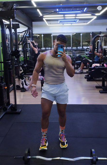 🫰🏽🫰🏽 https://t.co/IoTWOvDQSc