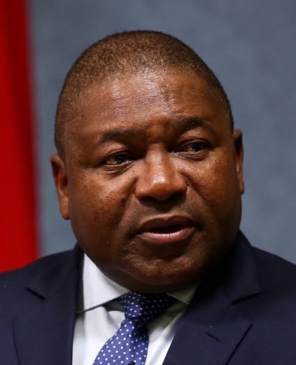 namataik_'s tweet image. This election loser in Mozambique used the ZANU way to get into office! He has run away from the capital because of the GenZ protests! No matter how powerful they might seem! They will fall at the hands of people power! Until the victory of the people of Mozambique! 🇲🇿