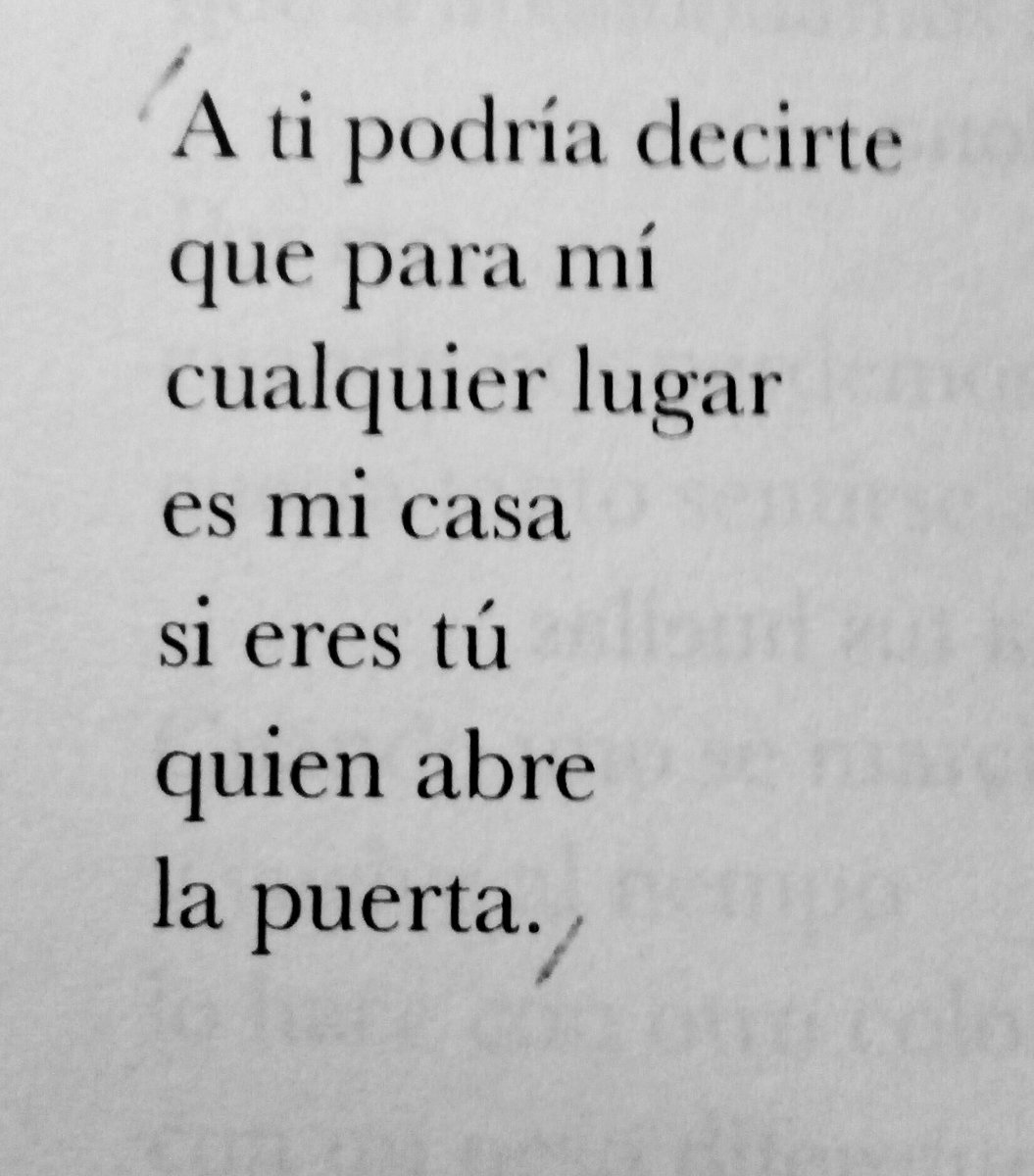 Cementedelibros's tweet photo. El amor debe ser eso: sentirse en casa❤️‍🩹
"A ti podría decirte 
que para mí 
cualquier lugar 
es mi casa 
si eres tú 
quien abre 
la puerta."
Autor: @elvirasastre 
Libro: Baluarte
#cementeriodelibros https://t.co/0Q52Fj5A2P