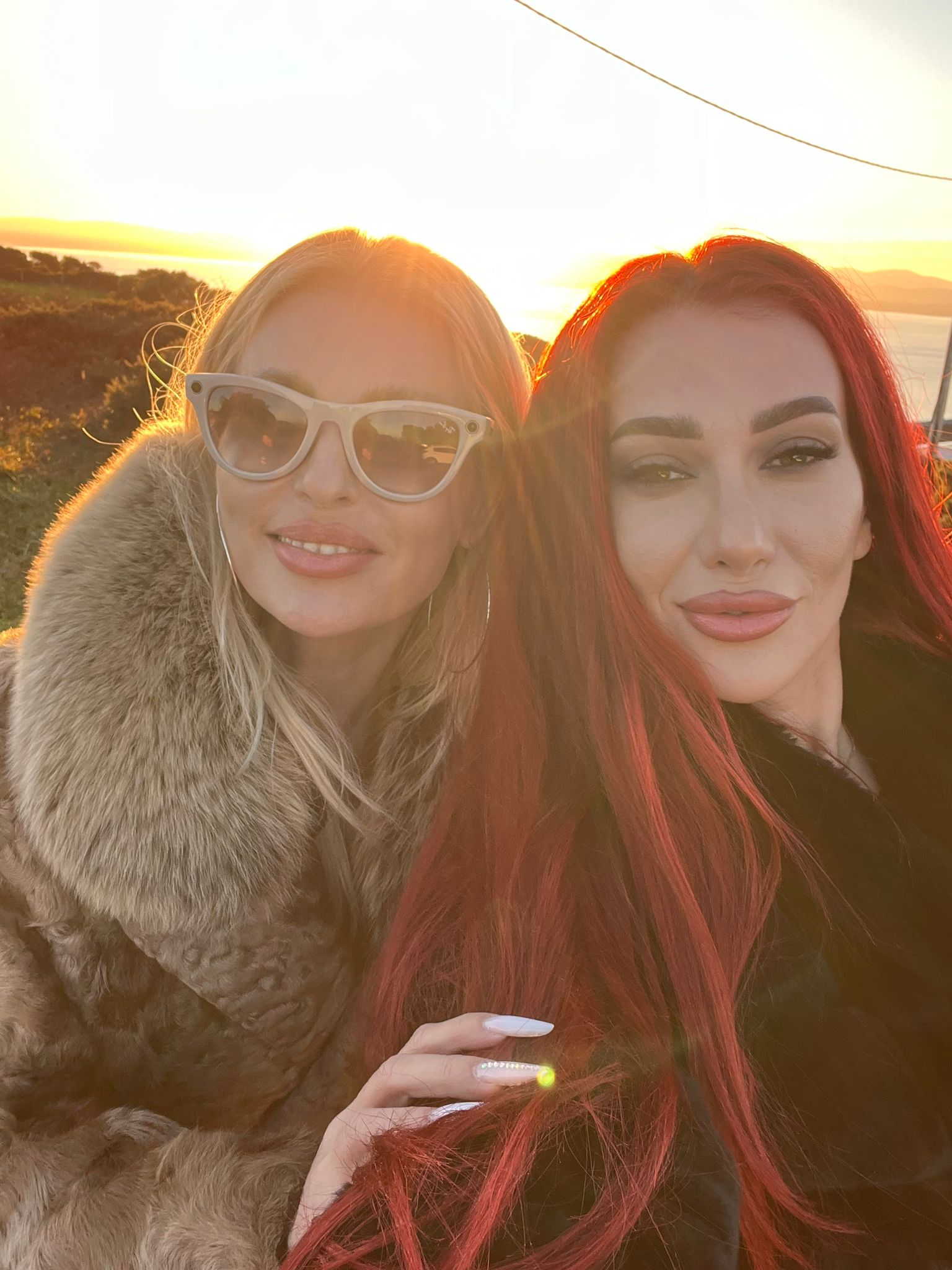 Enjoying a wonderful sunny day in Howth , Ireland . With @MistressAmandaa https://t.co/ZgYw6LiCaN