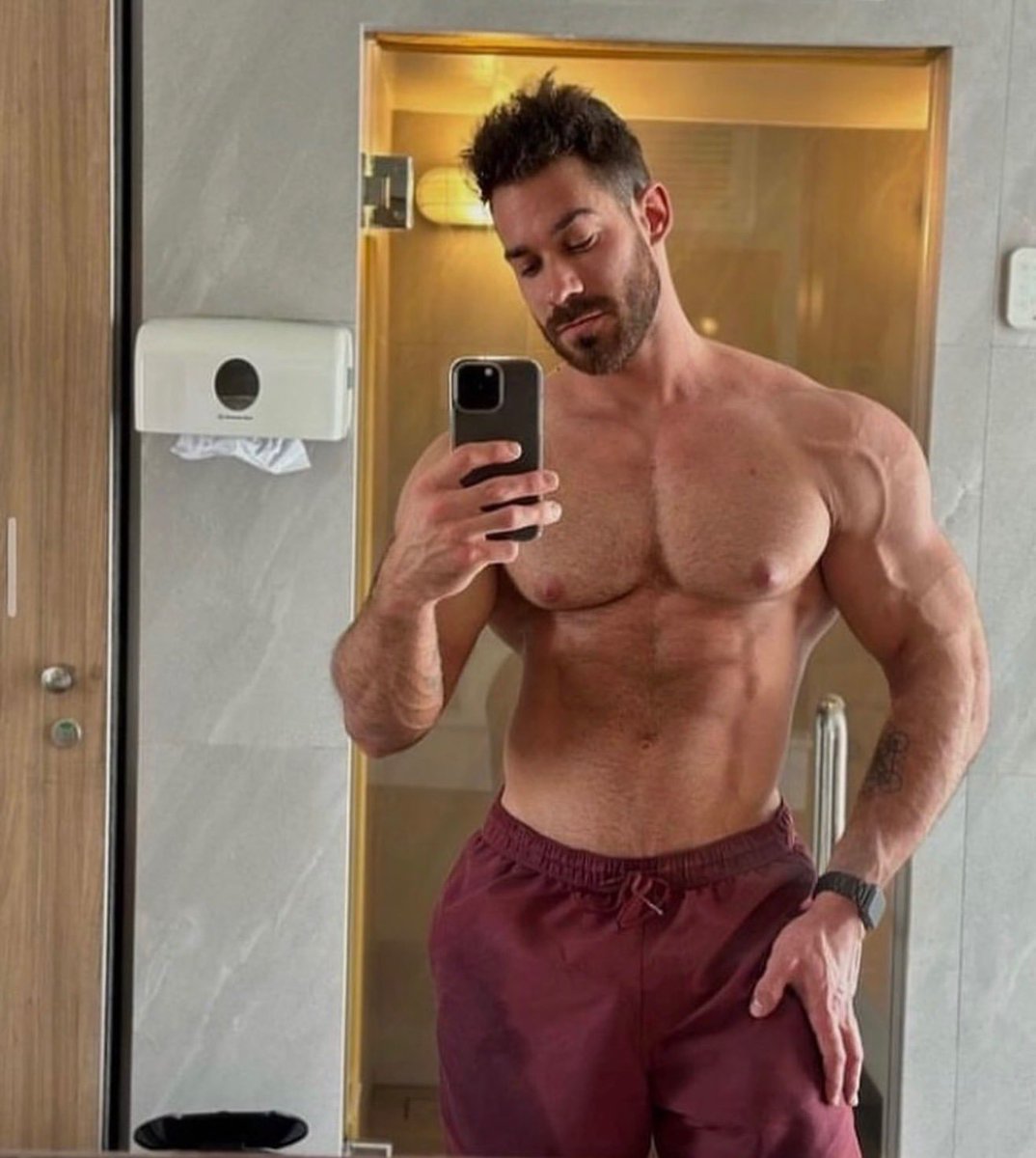 _rippedoliver's tweet photo. Hot or not?🔥🤩 https://t.co/WOuocy2mDL