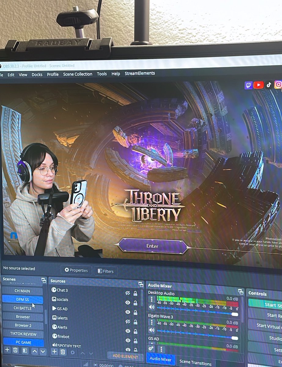 FoxieKT's tweet photo. 🔴I’M LIVE ON TWITCH! Cozy Throne and Liberty stream! New player friendly, and drops are ENABLED! Come hang out! 
https://t.co/HqqAB72wA4 https://t.co/bZXMvshWXL