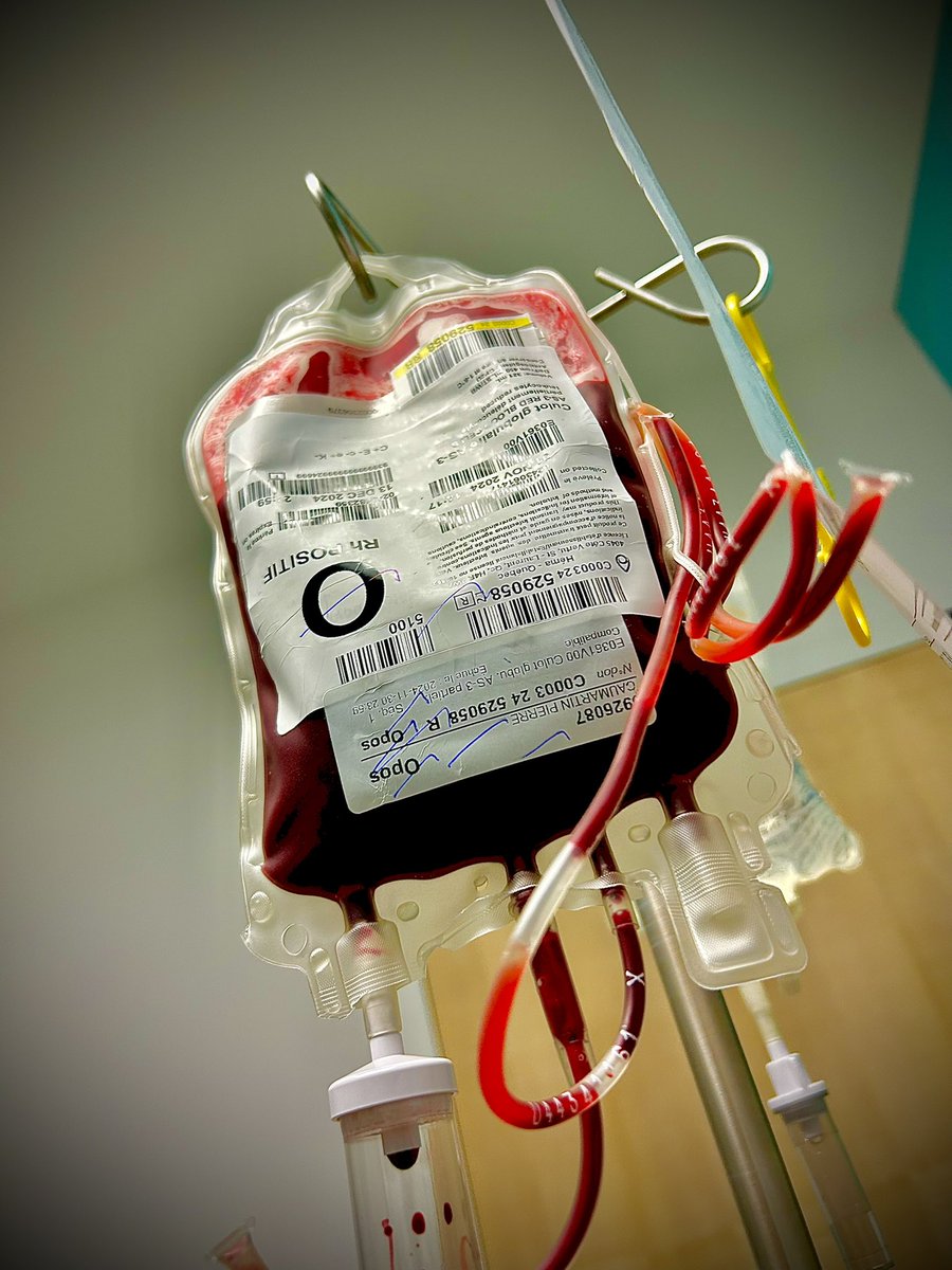 Manatwork2's tweet image. Semaine difficile. Chimio et transfusions à tous les jours. Zéro énergie. Moral ok. Jambes lourdes. Tout est lourd en fait. 
Do it again. Just do it again!
#FuckCancer