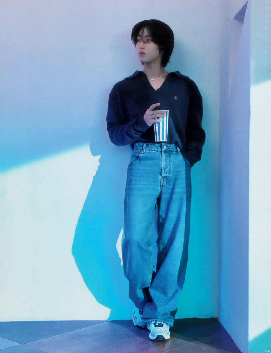 _fff255_'s tweet photo. [scan] DICON Vol.21 A type

#StrayKids #스트레이키즈 #한 #HAN https://t.co/Iwg0wosgBi
