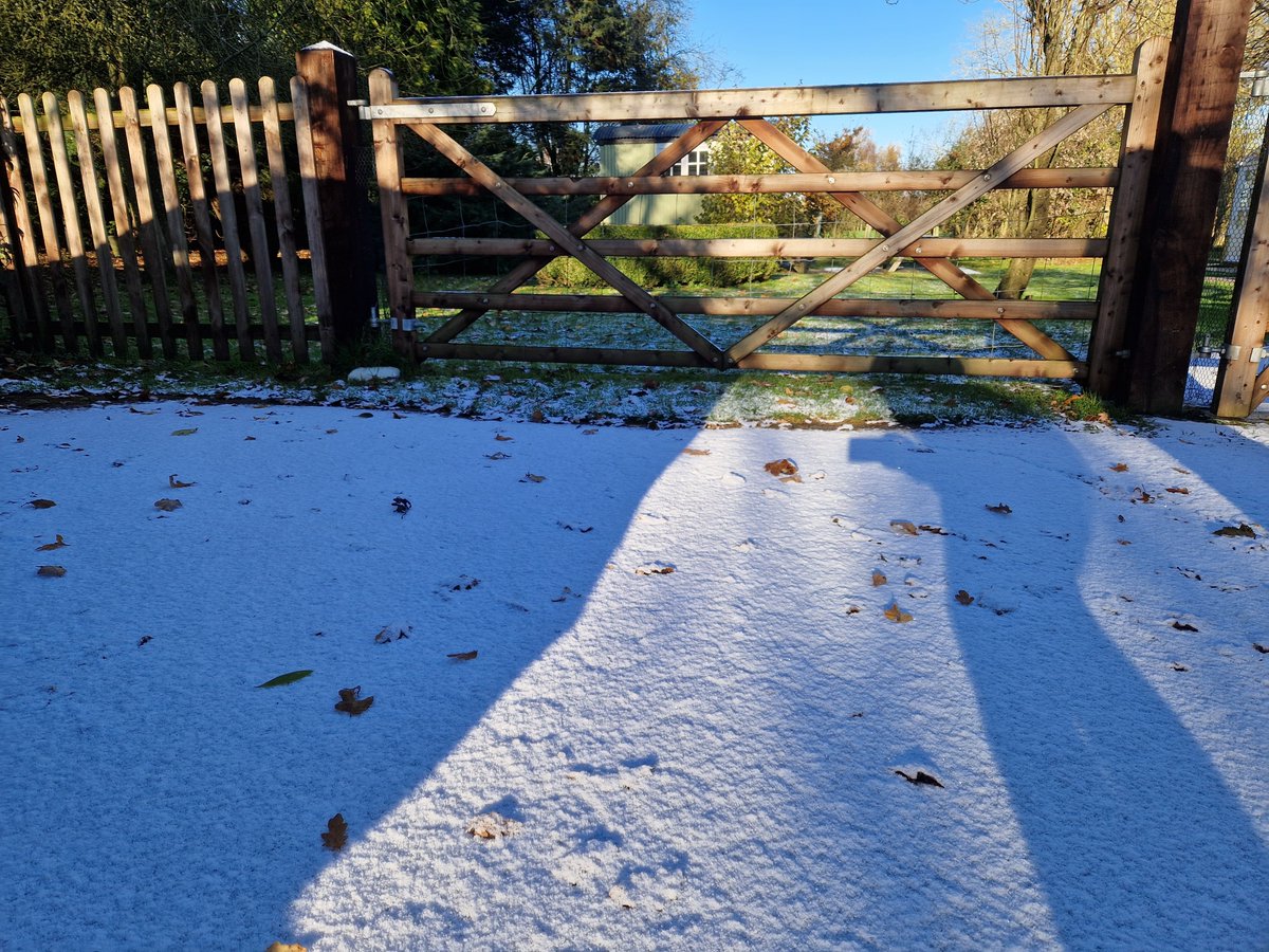 Abbey_Retreat's tweet photo. It's beginning to look a lot like Christmas! #burystedmunds #lavenham #holidaycottage #holiday #staycation #hottub #thatched #countryliving #suffolk #holidaywithkids https://t.co/nSnTkFjnMZ