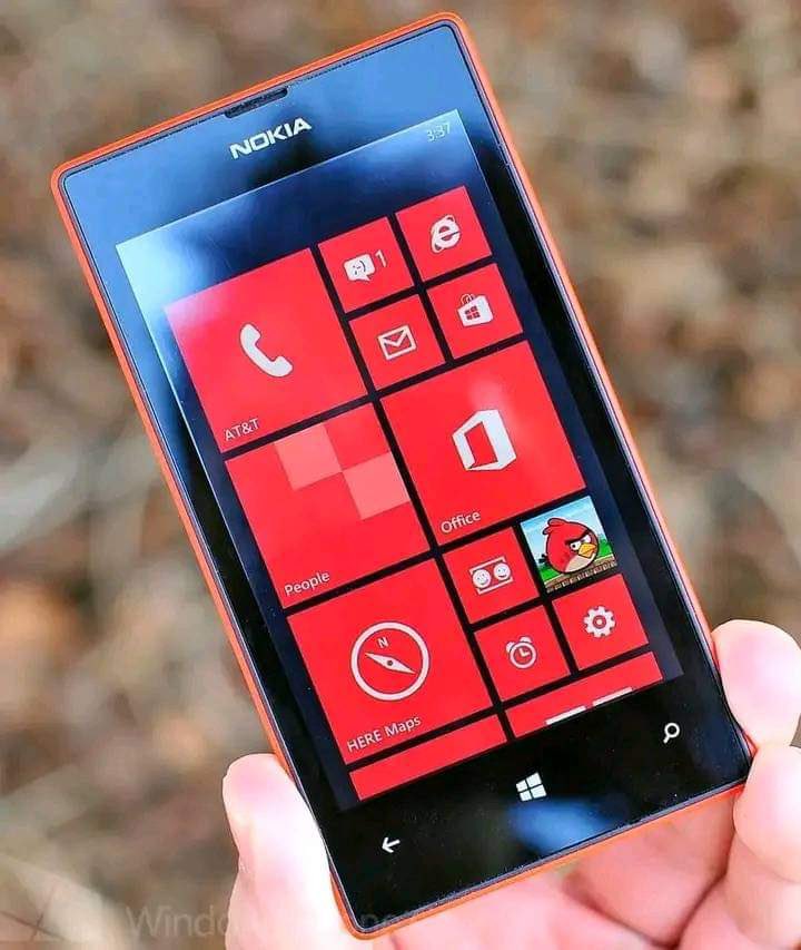Methodyrn_arts's tweet photo. If know how to use this phone [Nokia] ,

 And computer you already know it automatically 😆
.
.
#windowphone #Windows11