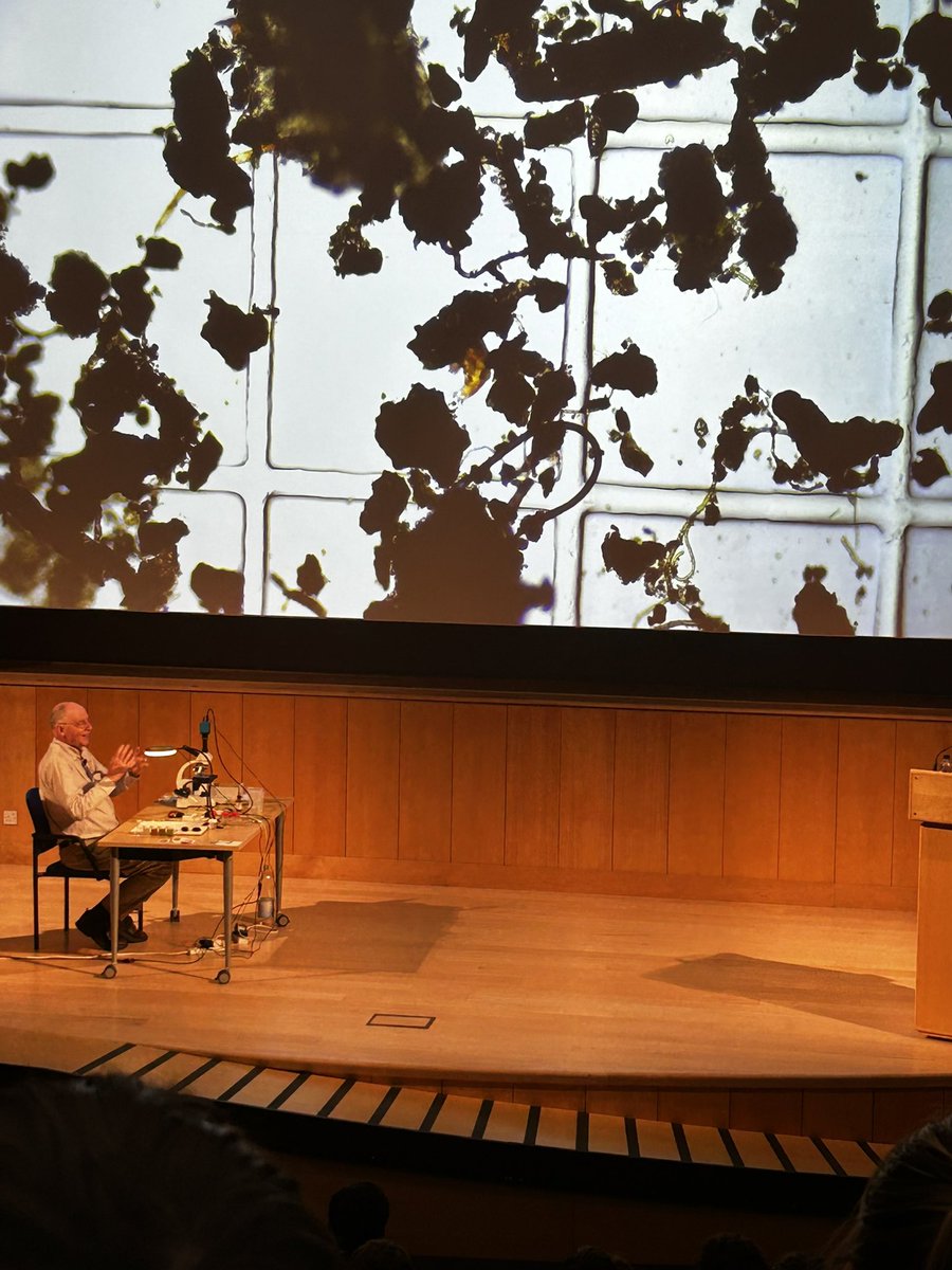 ThorpeSTEMM's tweet photo. Fantastic time for our Y8’s at @JohnInnesCentre ‘Find My Future’ event today. Interesting talks, local employers to meet and inspiring career journeys to hear. #STEMM #STEMCareers https://t.co/YIFK2alPxW