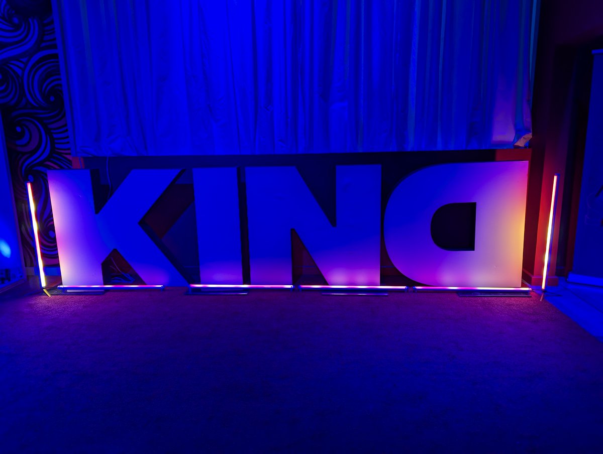 Breadstacktech's tweet photo. What a great networking day at the KIND Winter Fair!❄️

Brands, retailers, budtenders, tech providers - everyone showed up to connect and celebrate. 🎉 @Breadstacktech was thrilled to be part of it, meeting amazing people, and soaking in the great vibes that KIND delivered. 💙 https://t.co/cjyn4Pmv4L