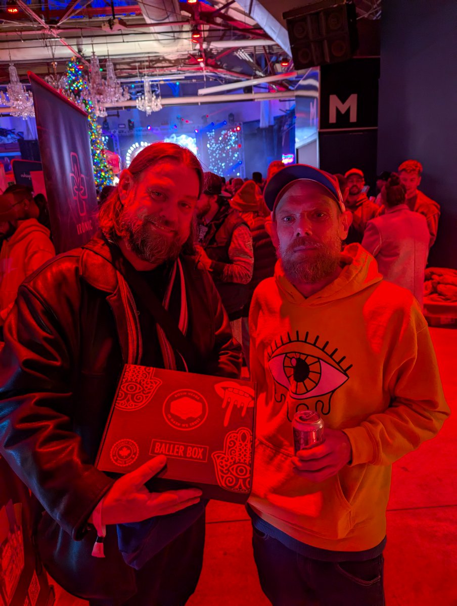 What a great networking day at the KIND Winter Fair!❄️

Brands, retailers, budtenders, tech providers - everyone showed up to connect and celebrate. 🎉 <a href="/Breadstacktech/">Breadstack Technologies</a> was thrilled to be part of it, meeting amazing people, and soaking in the great vibes that KIND delivered. 💙