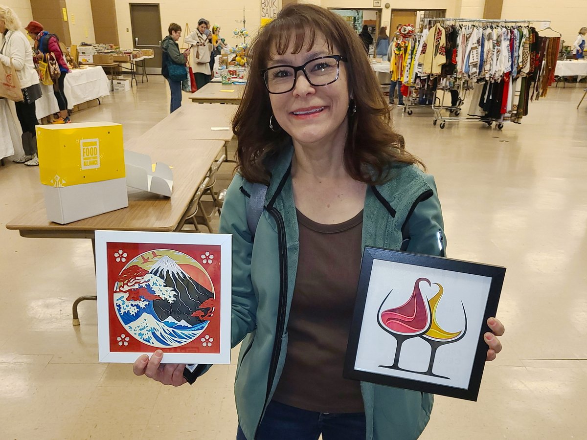 USUA_Activists's tweet photo. 💙💛Huge thanks to all who visited #USUA table at the UCNS Christmas Bazaar in DC!🎄

🇺🇦Your support through purchasing beautiful souvenirs helps us continue aiding Ukraine.

📸📹https://t.co/KmFIv4lDP5

🇺🇦Support Ukraine: https://t.co/RqYTfSypgp

#StandWithUkraine #HolidayBazaar https://t.co/vbqLOPdvL1
