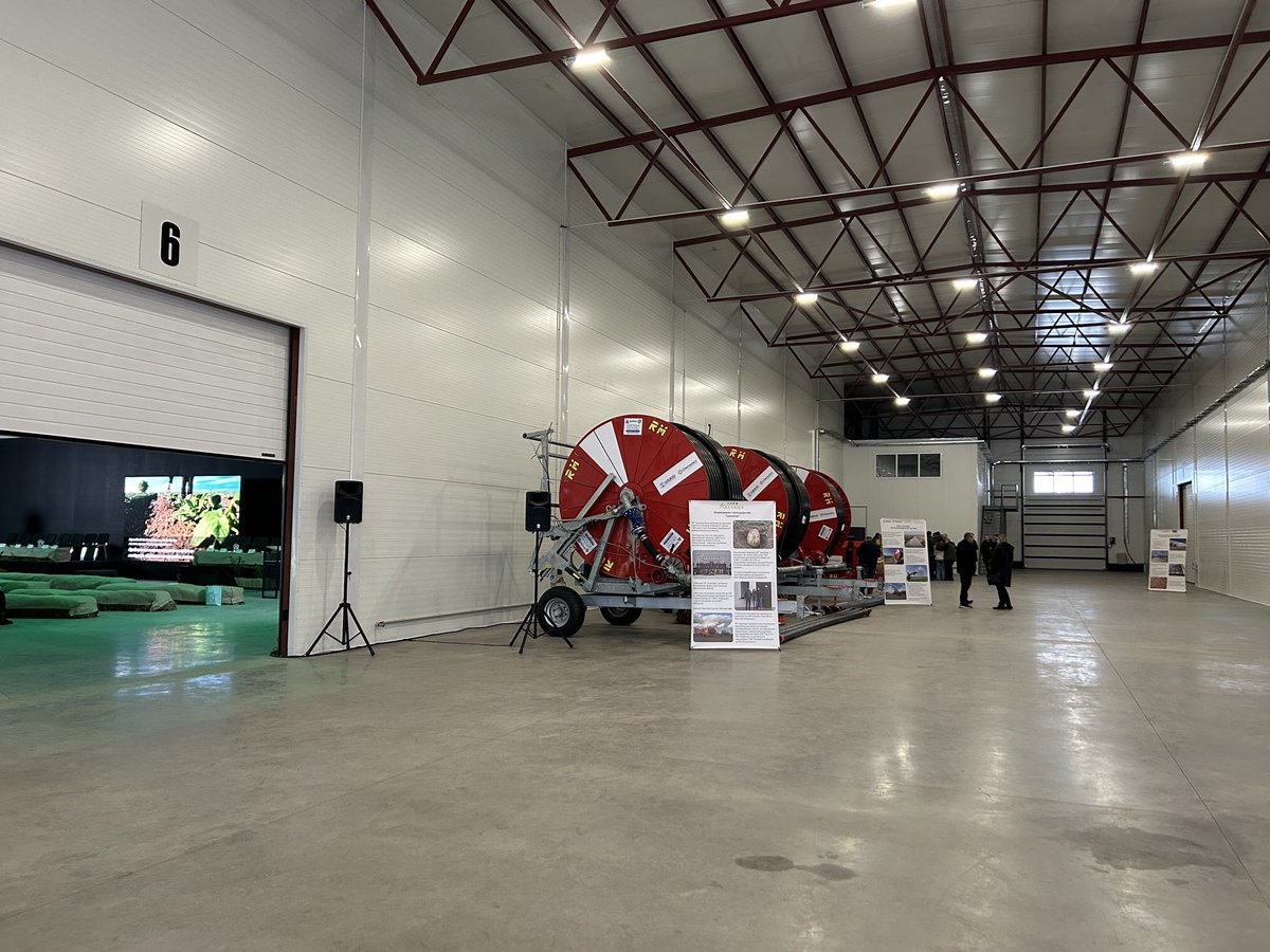 AgriKyiv's tweet photo. Today was the grand opening of the new 10.000 tonns potato storage of Adelaide in Zhytomyr Oblast 🇺🇦 . They had to move from south of Kherson due to temporary occupation. The storage has 🇳🇱 technologies as well and is funded by USAID #StandWithUkraine https://t.co/FNY0i6rgoT