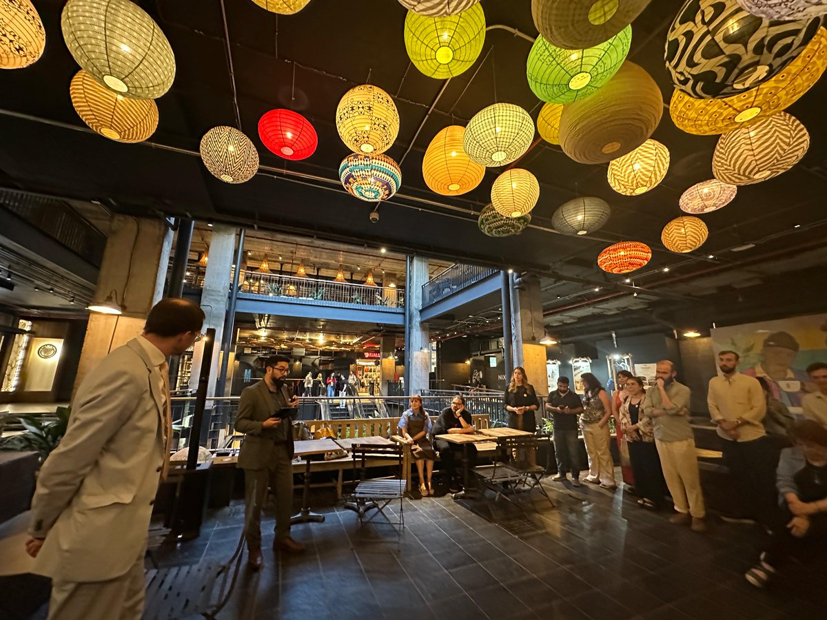 El subsecretario Maximiliano Proaño fue parte del lanzamiento de la iniciativa “Moda Para Siempre”, impulsada por la Embajada de Suecia en Chile 🇸🇪🫱🏽‍🫲🏾🇨🇱

En hilo...🧵👇🏽