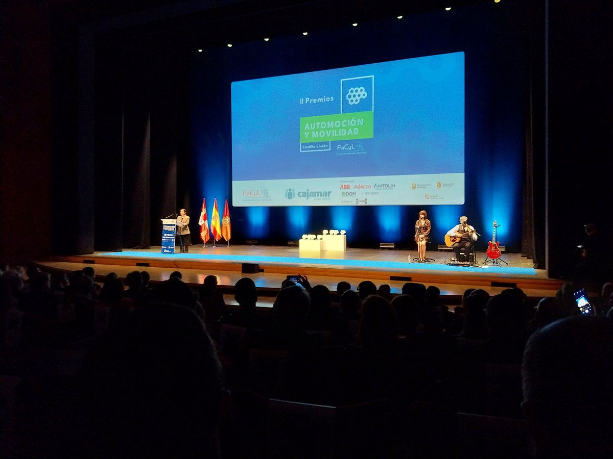 penchoha's tweet image. Acompañando desde @AENOR al clúster de automoción @cluster_facyl en su II Gala de Automoción y Movilidad