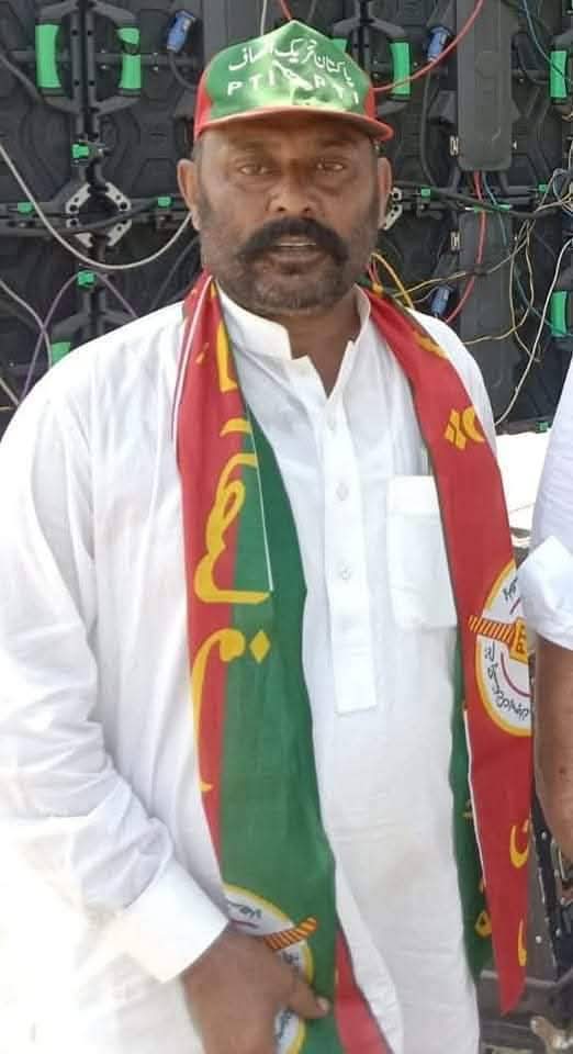 کوٹ ادو شبیر قریشی کے حلقے سے پی ٹی آئی ٹائیگر سردار شفیق خان لنڈ جو کہ کوٹ ادو شبیر قریشی کے قافلے میں شامل تھے اسلام اباد عوام پر کئ گئی فائرنگ سے شہید ہو گئے 
<a href="/SAQureshiPTI/">Shabbir Qureshi</a>