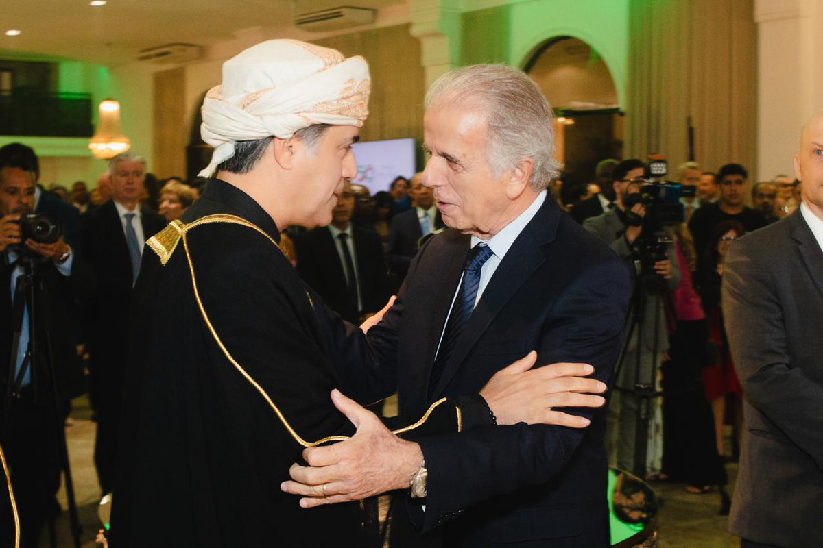OmanEmbassyBR's tweet photo. O Embaixador Talal Alrahbi organizou uma recepção para celebrar o 54º aniversário do Dia Nacional do Sultanato de Omã. Estava presente S.E o Ministro da Defesa José Múcio, além do representante do @ItamaratyGovBr e membros do corpo diplomático.
#OmanBrazil#Oman https://t.co/dUsxcbyroY