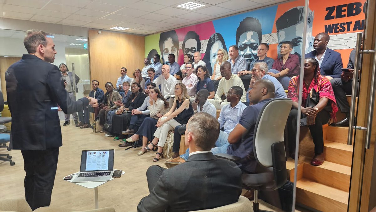 Hello la team #FrenchTech
<a href="/Mat_Leopoldie/">Mathias Léopoldie</a>, co-fondateur de #Julaya, succède à <a href="/Pakouciv/">Patrick KOUASSI</a> à la présidence de la <a href="/FrenchTechAbj/">FRENCH TECH ABIDJAN</a>👏
Merci à Patrick &amp; sa team pour leur dévouement. 🙏🏻
Bravo à Mathias et au nouveau board : #innovation, #accélération &amp; #inclusion pour #GrandirEnsemble !