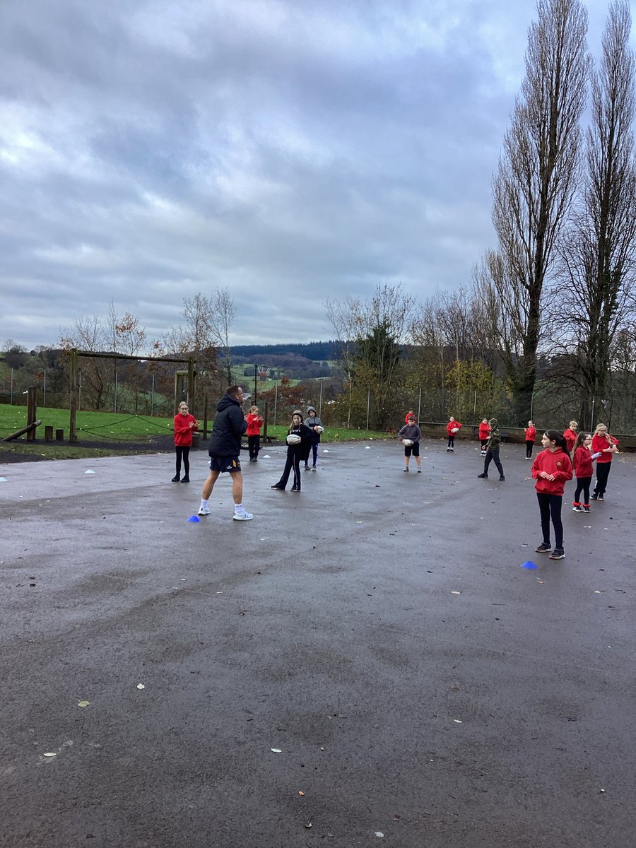 Year 5 really enjoyed learning rugby skills with Steve from Dragon rugby. Diolch, Steve. <a href="/PentrepoethPrim/">Pentrepoeth Primary</a> <a href="/Dra_community/">DRAGONS RFC COMMUNITY 🐉</a>