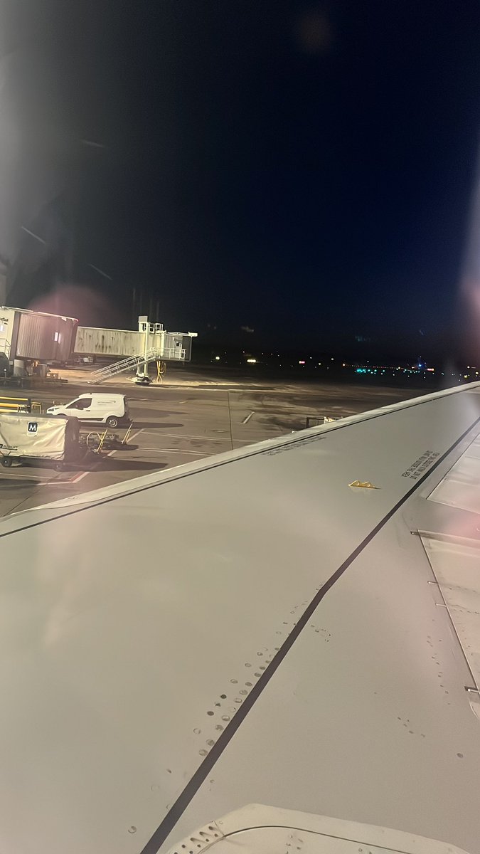 Quick flight down to London for the last few days Prep before the world championships, I play Sunday afternoon - the link to watch is below 👇

youtube.com/@greatgame247?… <a href="/DartsWDF/">WDF Darts</a>