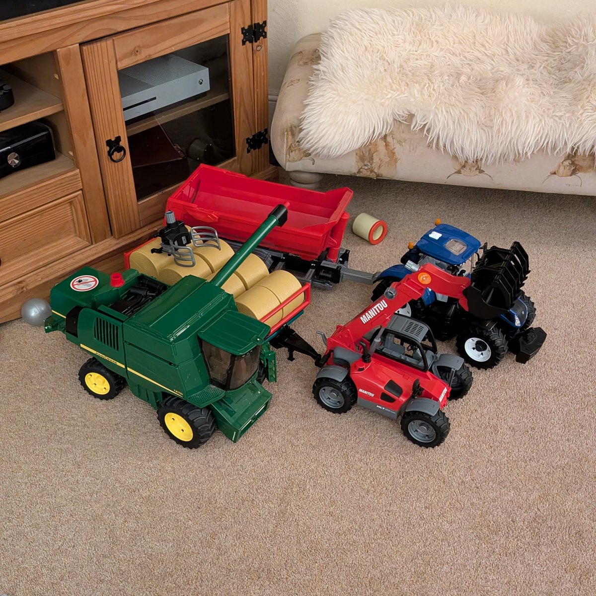 Ally Hunter Blair tweet media