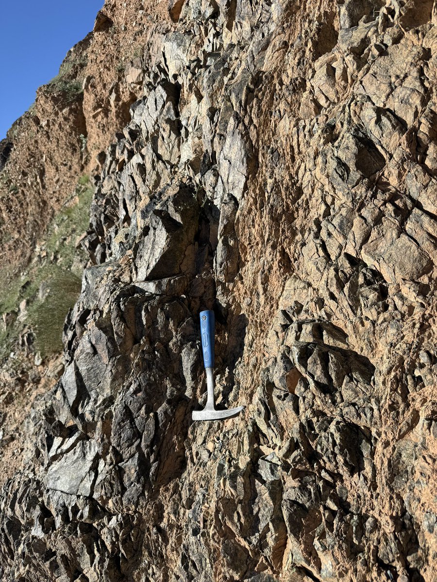 Mitchell_Duan's tweet photo. IGCP709 Conference 
 Seed Neoproterozoic Ophlite and Jurassic Period red bed https://t.co/y7deLBtn1O