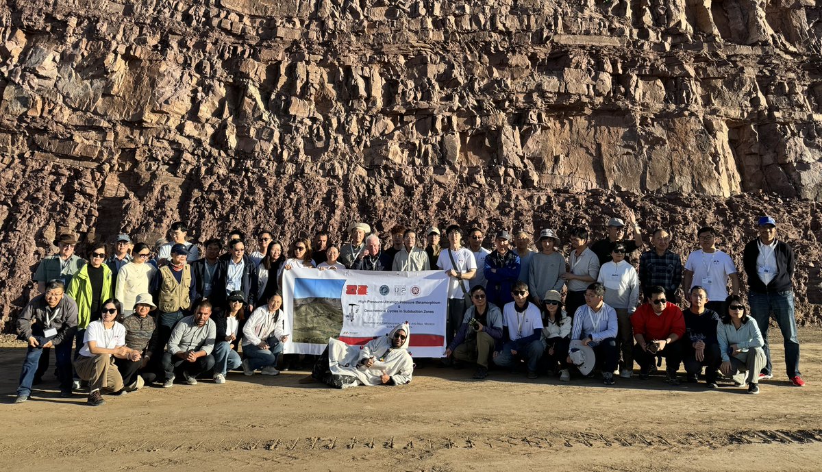 Mitchell_Duan's tweet photo. IGCP709 Conference 
 Seed Neoproterozoic Ophlite and Jurassic Period red bed https://t.co/y7deLBtn1O