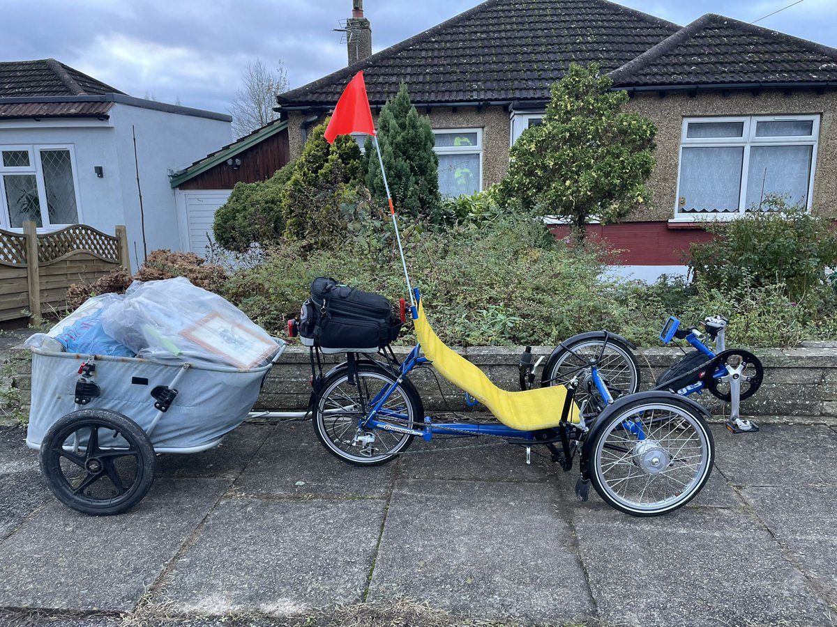 Sunniethehoob's tweet photo. Matilda in contraption mode - #randonneuring dropping stuff off to the op shop, bobbins back to the need,e lace ladies and bags for recycl8mg. https://t.co/p83YmW34Pa