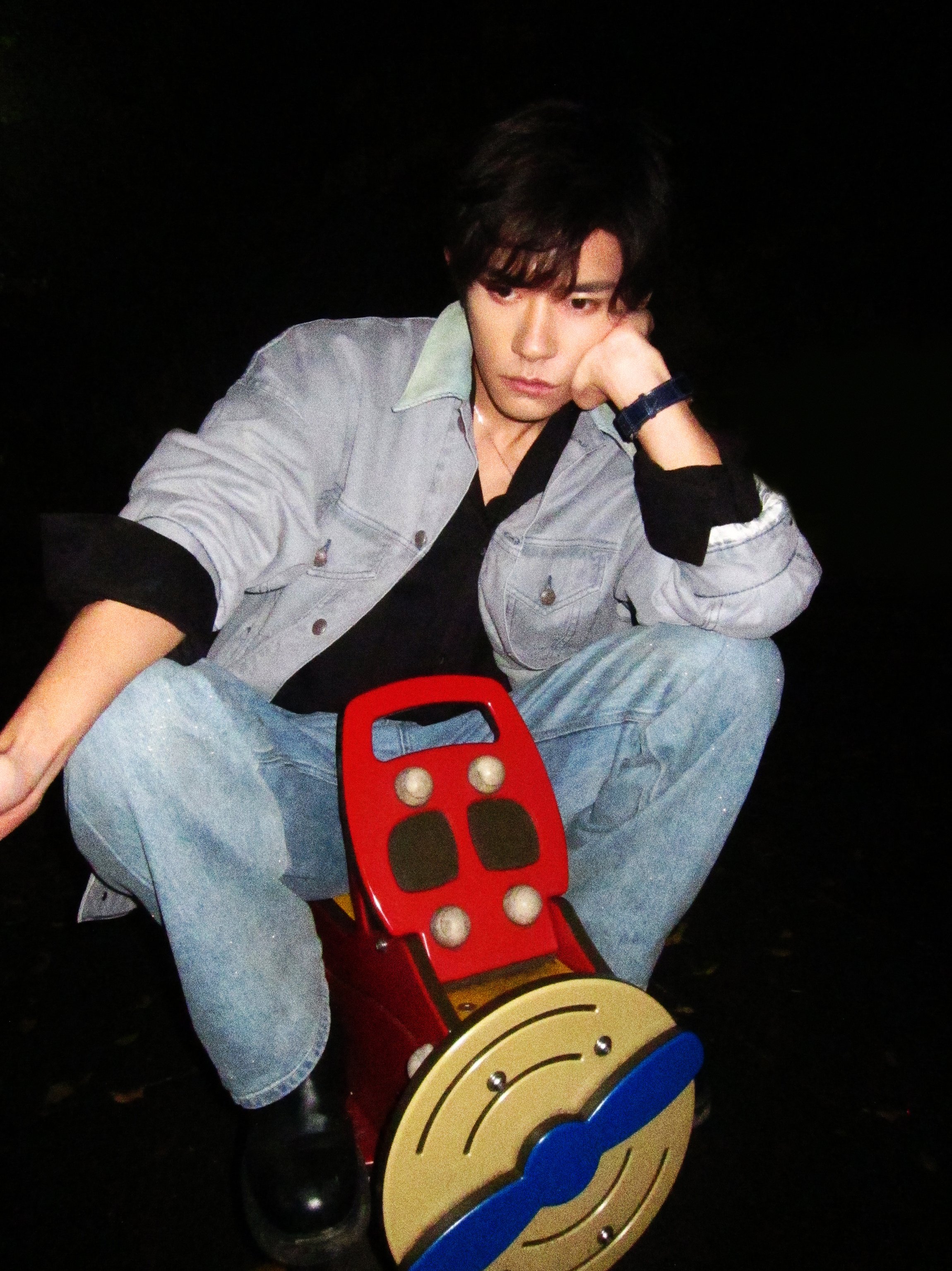 ヤンチェンチェン (1/6) The studio is celebrating Jackson's birthday  with heartfelt wishes ❤ #易烊千玺 #易烊千璽 #JacksonYee #이양천새 #易ヤン千璽 #イーヤンチェンシー  #DịchDươngThiênTỉ #อี้หยางเชียนซี #YiYangQianXi https://t.co/nJAJQu0nYY ...