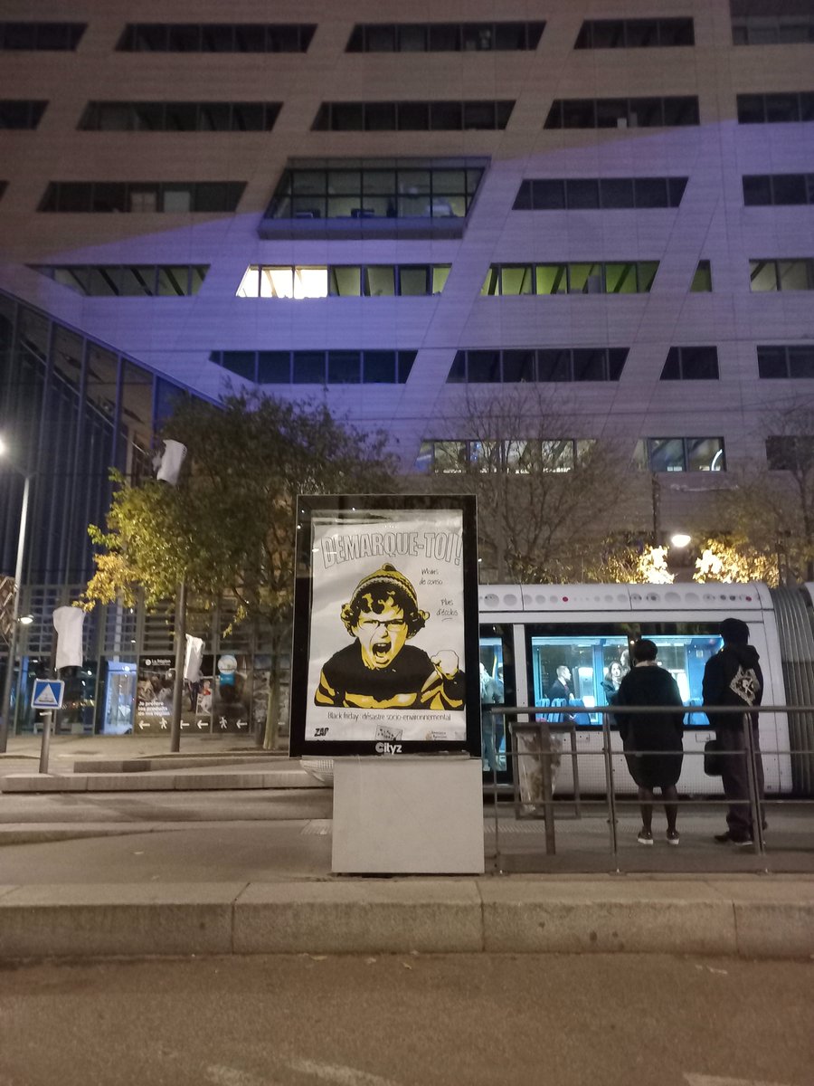 Résistance à l'Agression Publicitaire tweet media