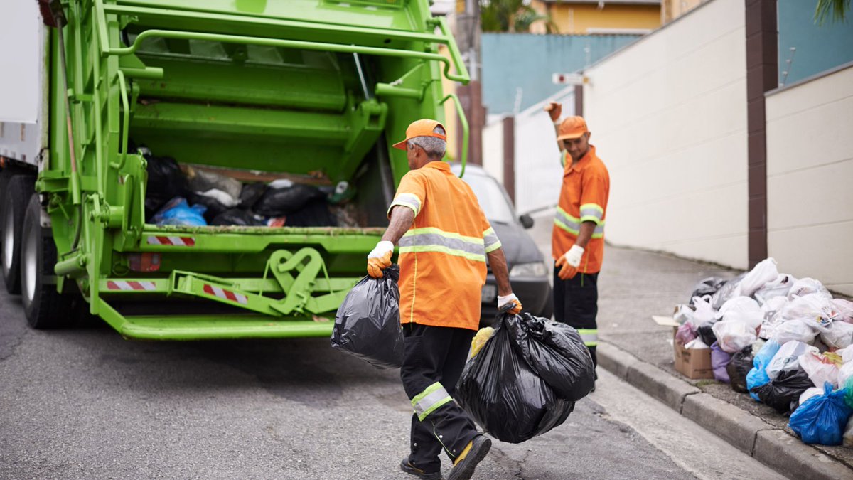 Robust #WasteManagement infrastructure is key to preventing #PlasticPollution. The #PlasticsTreaty can provide frameworks to finance it across sectors that encourage collaboration.

Learn how this can help drive a #CircularEconomy for plastics: plasticscircularity.org/?resources=fun…