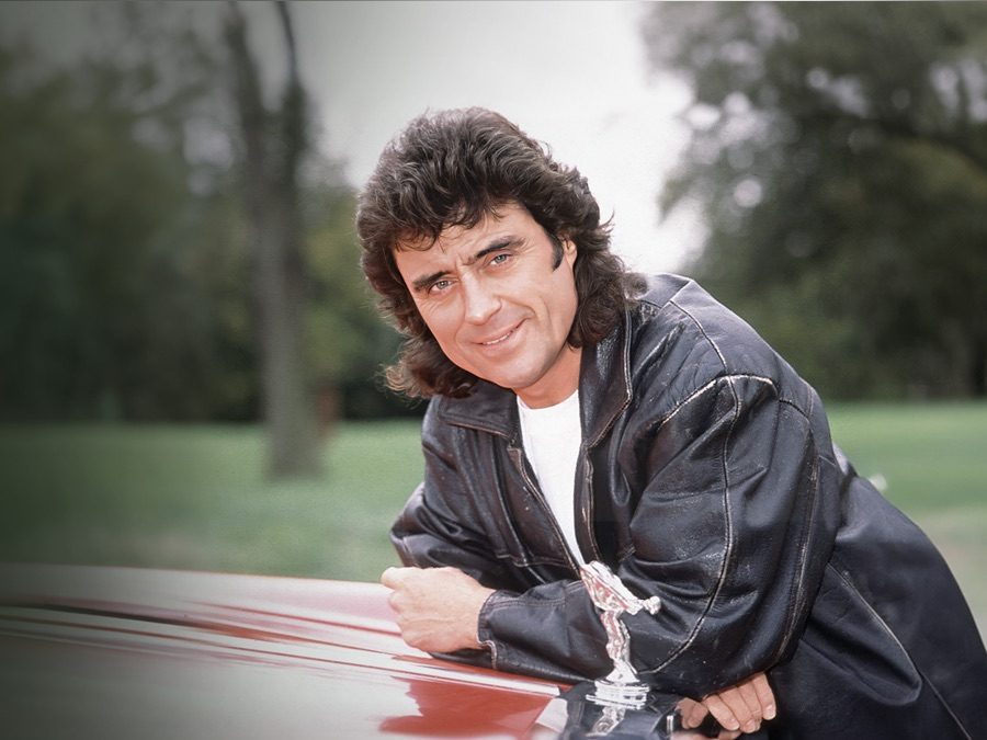 RodneyMarshall1's tweet photo. Roger Marshall: "Lovejoy, the last series I wrote for. Despite high ratings, BBC bizarrely put a second run on hold for a staggering five years, unhappy with how much it cost WitzEnd to produce. Well, location-based drama comes at a cost, including feeding &amp; housing a 100+ crew." https://t.co/xjjKQzwupp