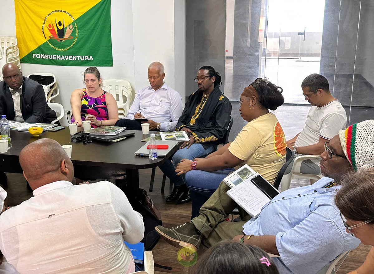 visita de gran relevancia internacional al Movimiento Social del Paro Cívico de Buenaventura: <a href="/RepHankJohnson/">Rep. Hank Johnson</a> @rep_kamlagerdove
<a href="/ColAcuerdoPaz/">Colombia Acuerdo De Paz</a> <a href="/WOLA_org/">WOLA</a>
