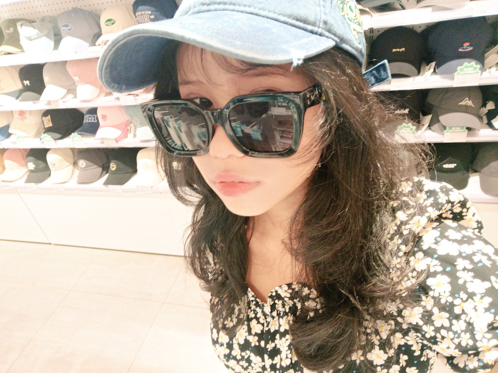 ickyberries's tweet image. try on monster uni x kkv cap 🧢