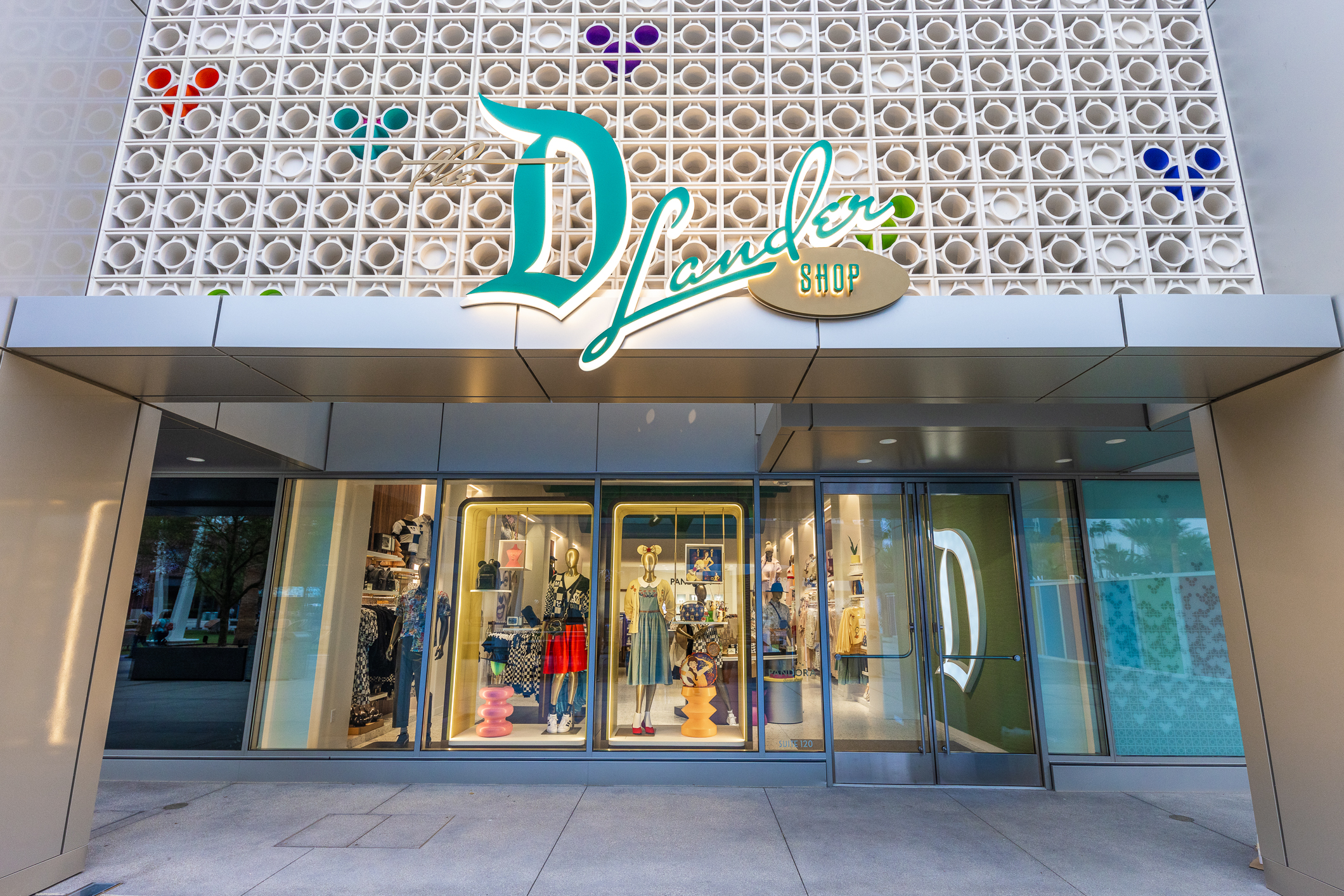 Pandora store downtown deals