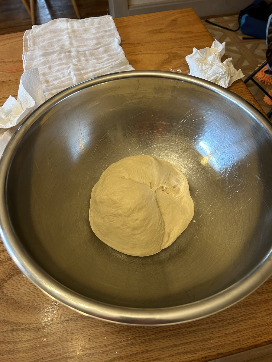 brittilina's tweet image. I’m making BREAD for the first time today! I have no stand mixer, so my wrists are surprisingly sore after kneading. Here’s the bread before going under for the first rise:

If you’re an experienced #breadmaker, tell me what I’m doing wrong and how to do it better!