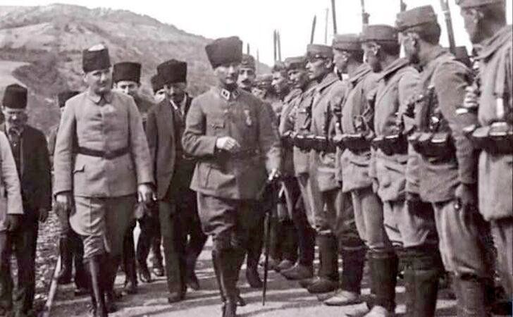 YURTTAŞ OLARAK KABUL ETMİYORUM!
#kabuletmiyorum

📌Terör örgütü ile pazarlık masası kurulmasını,

📌Mustafa Kemal'in askerlerinin TSK'dan atılmak istenmesini,

Bir Türkiye Cumhuriyeti yurttaşı olarak kabul etmiyorum. 🇹🇷

Bir Türkiye Cumhuriyeti yurttaşı olarak, Türk ulusunun