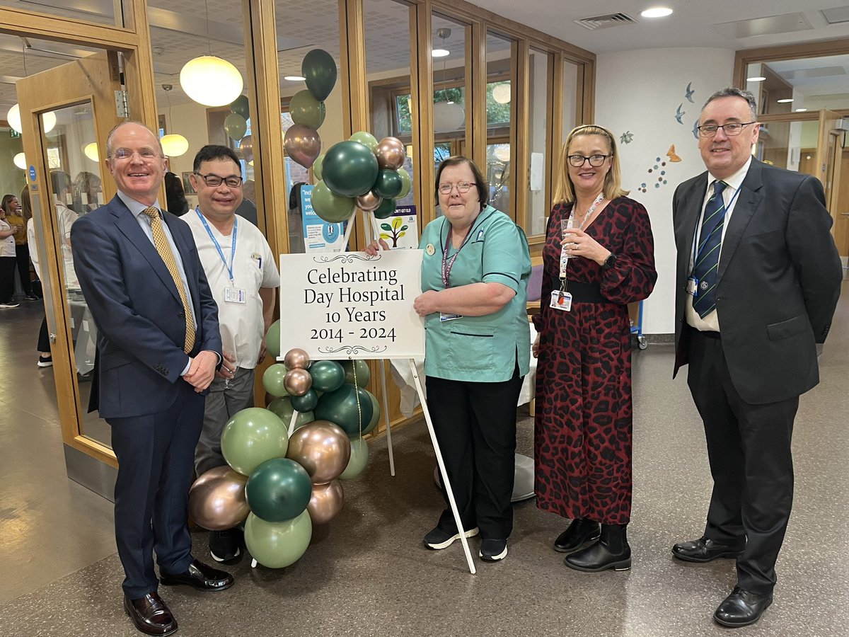 BeaumontDiet's tweet photo. The 5 staff who have been in the Day Hospital since it opened https://t.co/HIpT1Iw6TP