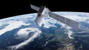 vguillermard's tweet image. #spatial dans son dernier rapport @Novaspace_ prévoit que le marché des données &amp;amp; services d'observation de la #Terre  devrait croître fortement, générant plus de 8 milliards US$ de revenus d'ici à 2033, contre 5 Mds 2day. Le segment des services passant de 3,1 Mds à 4,9 Mds.